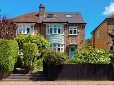 Leigham Court Road, Streatham, London, SW16 4 bedroom house in Streatham