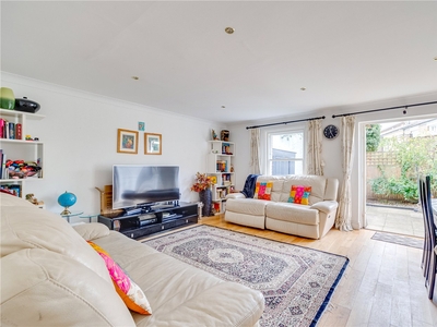 Mustow Place, Parsons Green/ Fulham, London, SW6 3 bedroom house