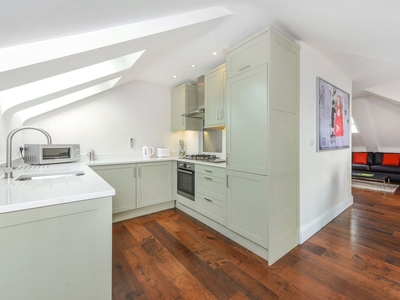The Grove, London, W5 2 bedroom flat/apartment in London