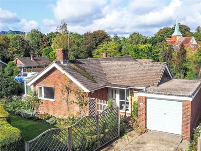 The Hop Garden, South Harting, Petersfield, Hampshire, GU31 2 bedroom bungalow in South Harting