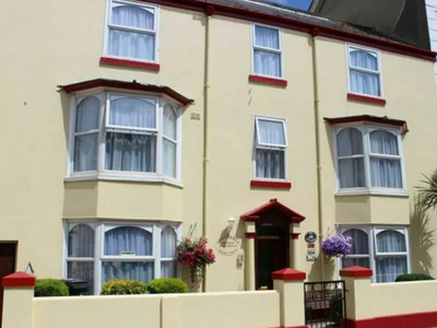 1 Bedroom Apartment For Sale In Teignmouth