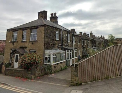 2 Bedroom End Of Terrace House For Rent In Huddersfield, West Yorkshire