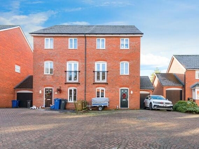 4 Bedroom Semi-detached House For Sale In Tamworth, Staffordshire