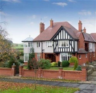 5 Bedroom Detached House For Rent In Royton