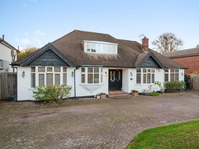 6 bedroom detached house for sale in Hayes Lane, Hayes, BR2