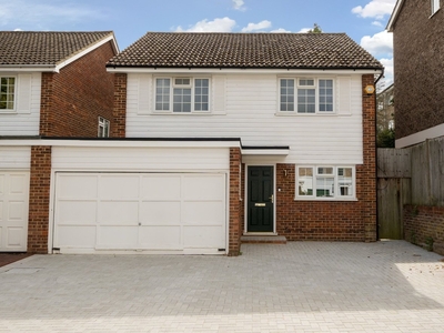 Detached House to rent - Kings Avenue, Bromley, BR1