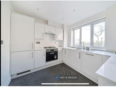 Flat to rent in Westcliffe House, London N1