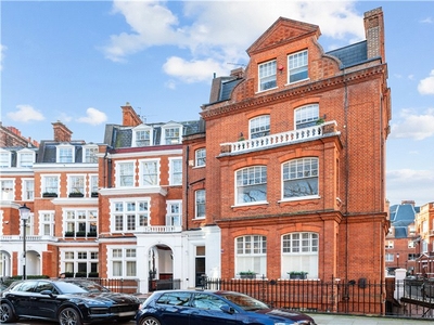 Roland Gardens, London, SW7 2 bedroom flat/apartment in London