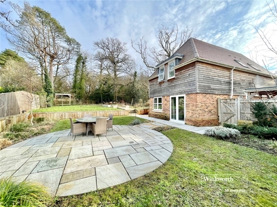 Sika Rise, Bransgore, Christchurch, Hampshire, BH23 3 bedroom house in Bransgore