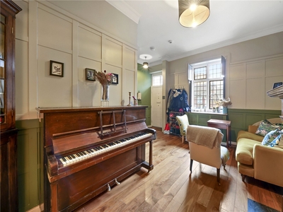 Trinity Green, Mile End Road, London, E1 2 bedroom house in Mile End Road