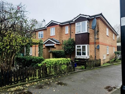 1 Bedroom Ground Floor Flat For Sale In Perivale, Greenford