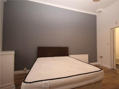 1 Bedroom House Share For Rent In Aldershot, Hampshire
