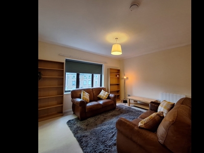 2 Bed Flat, Wallace Court, FK8