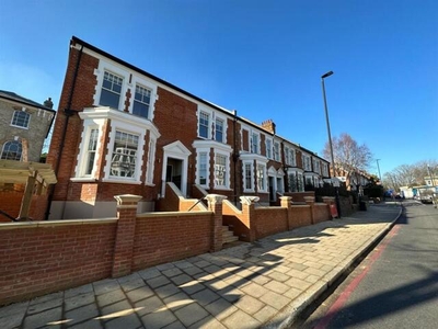 2 Bedroom Apartment For Rent In Highgate