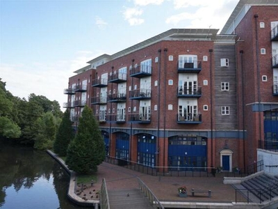 2 Bedroom Apartment For Sale In Dickens Heath, Solihull