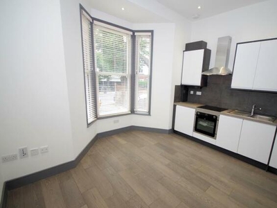 2 Bedroom Flat For Rent In East Finchley