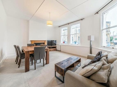 3 Bedroom Flat For Sale In Between The Commons, London