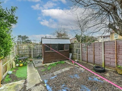 3 Bedroom Maisonette For Sale In Mitcham