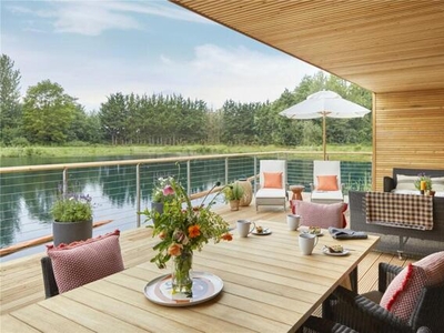 3 Bedroom Penthouse For Rent In Lechlade, Gloucestershire