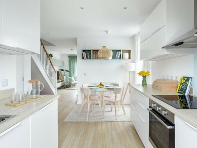 3 Bedroom Semi-detached House For Sale In Littlehampton, West Sussex