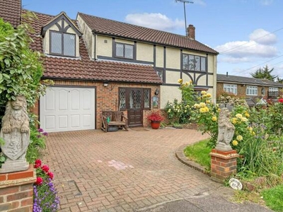 4 Bedroom Detached House For Sale In Theydon Bois, Epping