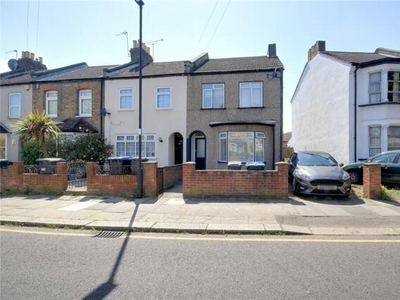 4 Bedroom End Of Terrace House For Sale In Enfield