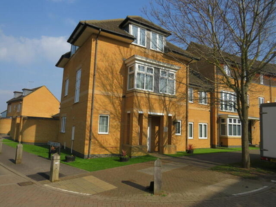 4 Bedroom Semi-detached House For Rent In Hampton Vale