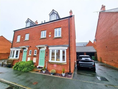 4 Bedroom Semi-detached House For Sale In Leominster, Herefordshire
