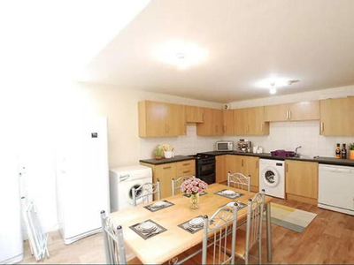 6 Bedroom House Of Multiple Occupation For Rent In Sheffield