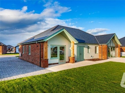 Detached Bungalow For Sale In Burnham-on-crouch, Essex