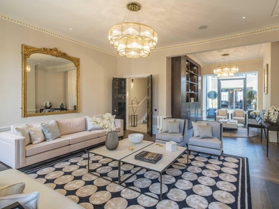 Luxury House for sale in London, United Kingdom