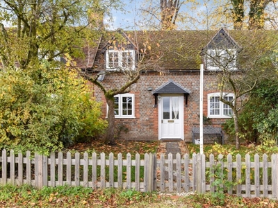 2 Bed Cottage To Rent in Donnington, Berkshire, RG14 - 514