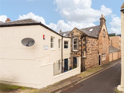 2 bed first floor flat for sale in Portobello