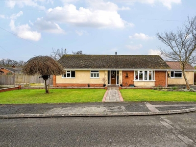 3 Bed Bungalow For Sale in Yarpole, Herefordshire, HR6 - 5356793