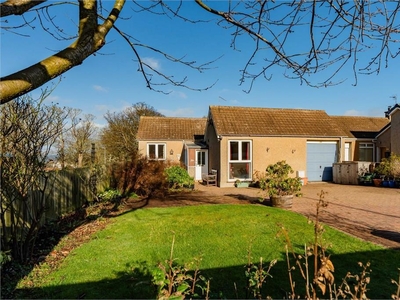 3 bed semi-detached bungalow for sale in North Berwick