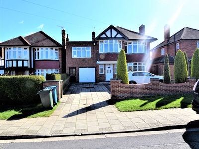 Detached house to rent in Musters Road, West Bridgford, Nottingham NG2