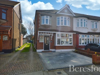End terrace house for sale in Woodfield Drive, Gidea Park RM2
