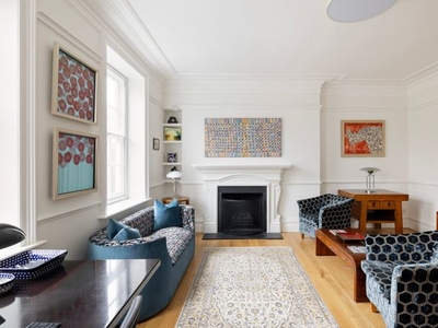 Flat for sale in Bedford Court Mansions, Bloomsbury WC1B