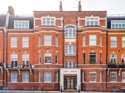 Flat for sale in Finchley Road, West Hampstead, London NW3