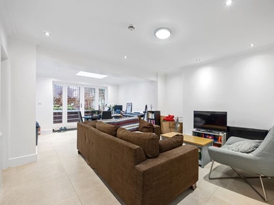 Flat for sale in Priory Road, South Hampstead, London NW6