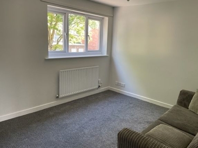 Flat to rent in Commercial Road, Bulwell, Nottingham NG6