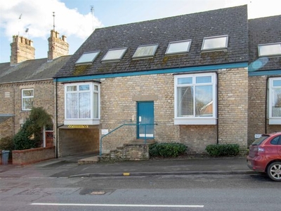Flat to rent in Empingham Road, Stamford PE9