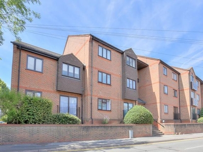 Flat to rent in Flat 1 Chatsworth Court, Stanhope Road, St Albans, Herts AL1
