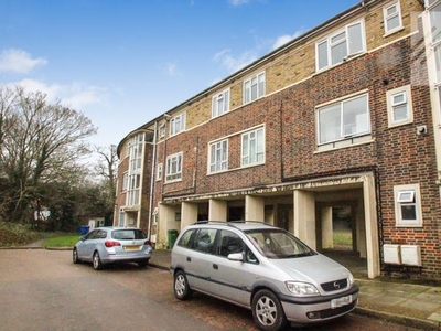 Flat to rent in Great Plumtree, Harlow CM20