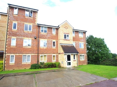 Flat to rent in Guernsey House, Pioneer Way, Watford WD18