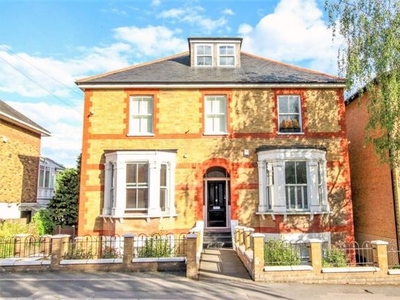 Flat to rent in Queens Road, Brentwood CM14