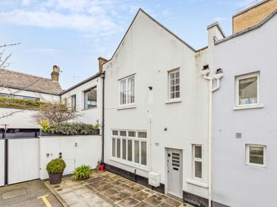 Mews house for sale in Kelso Place, Campden Hill W8