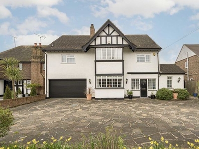 Property for sale in Harfield Road, Sunbury-On-Thames TW16