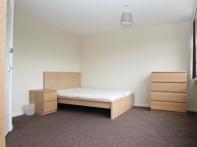 Room to rent in Tamar Green, Hemel Hempstead HP2