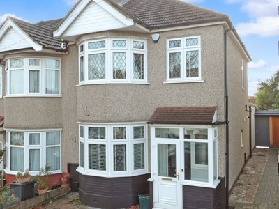 Semi-detached house to rent in Hawthorn Road, Buckhurst Hill IG9